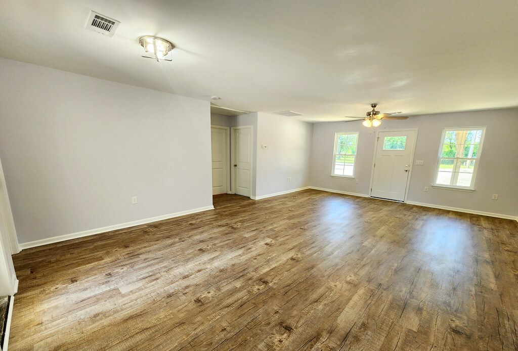 Property Photo: 830 Holly Dr GA 31705