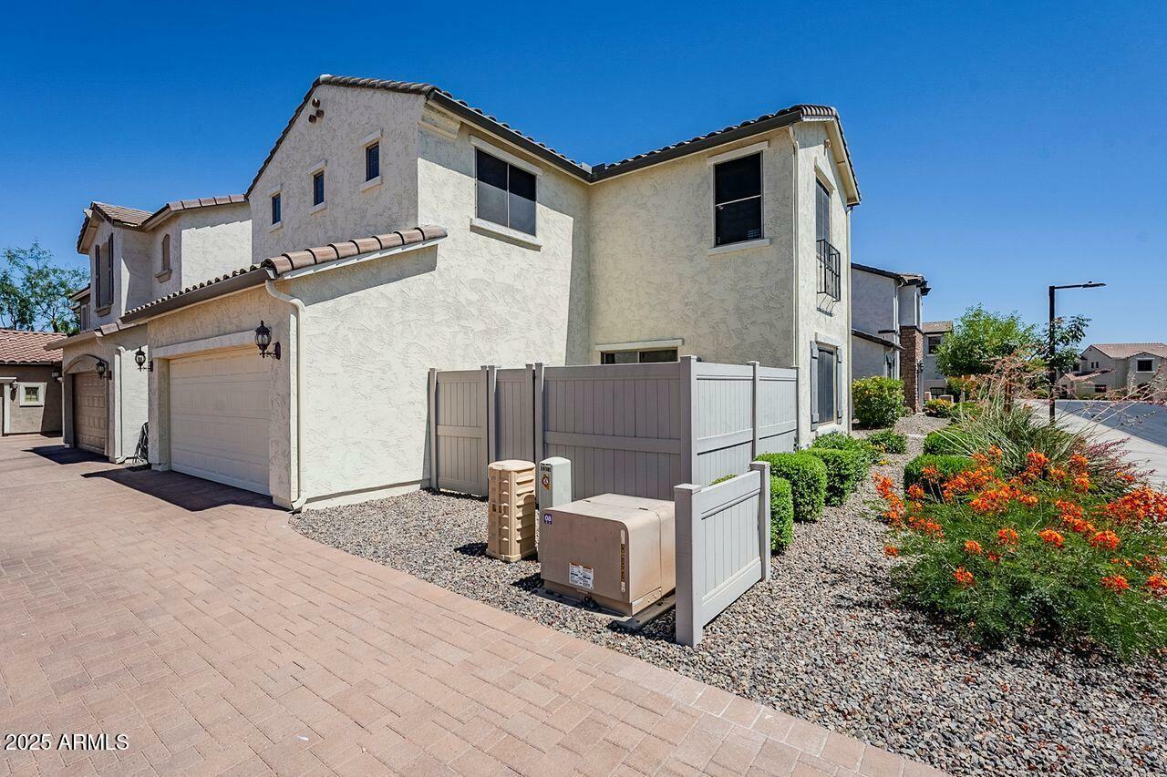 Property Photo: 26505 N Babbling Brook Drive AZ 85083