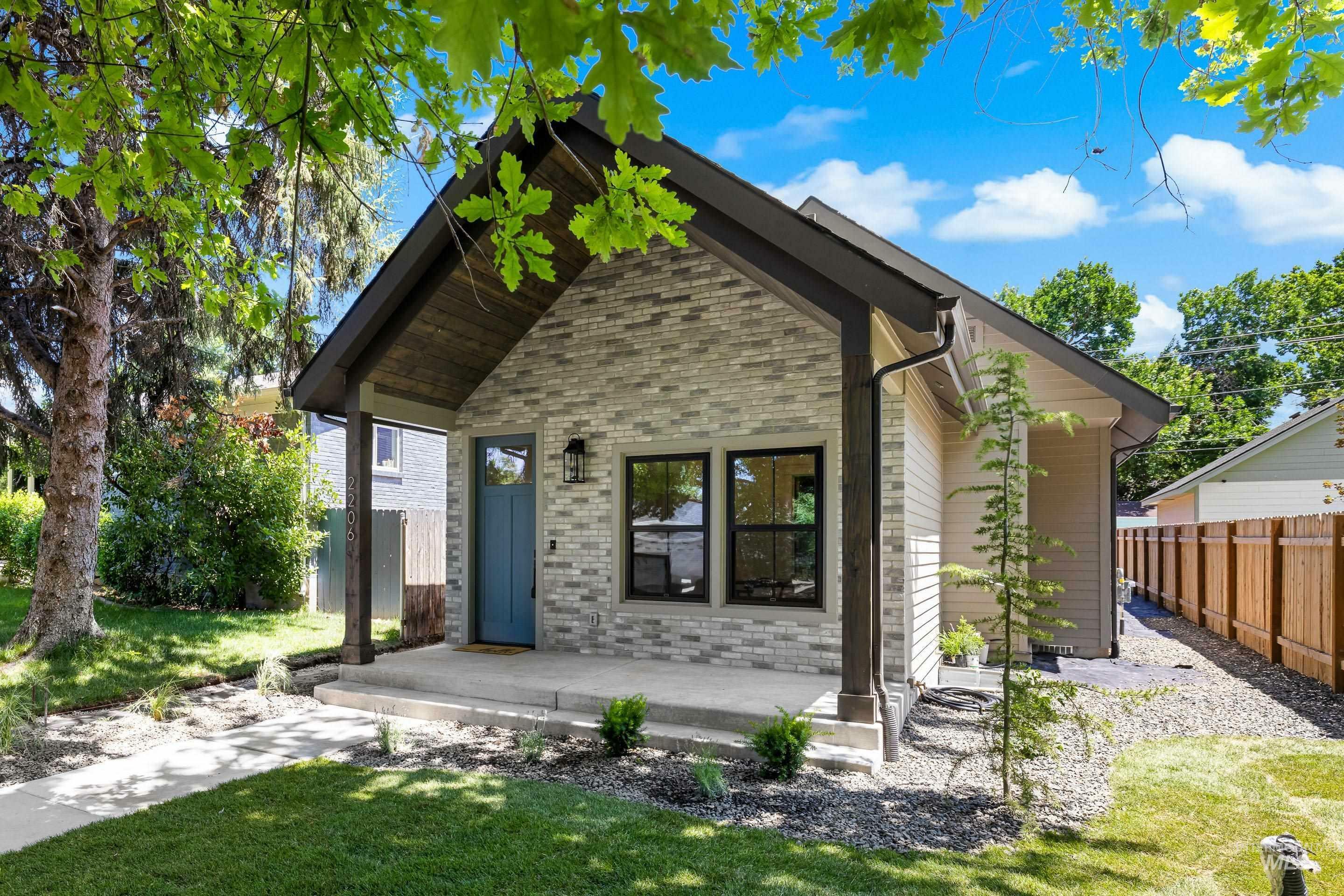 Property Photo:  2206 N 20th  ID 83702-0833 
