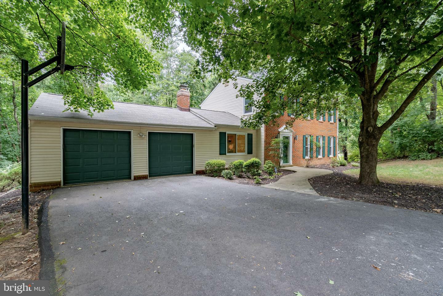Property Photo: 10409 Adel Road VA 22124