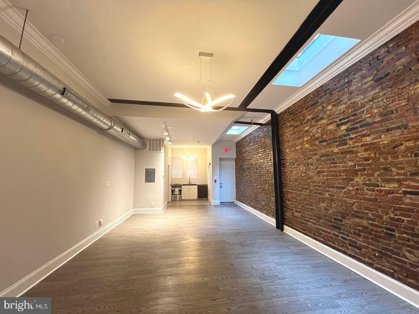 Property Photo:  335 W Girard Avenue 1st Floor  PA 19123 
