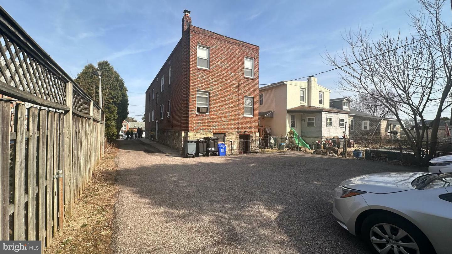 Property Photo: 7712 Watson Street 14 PA 19111