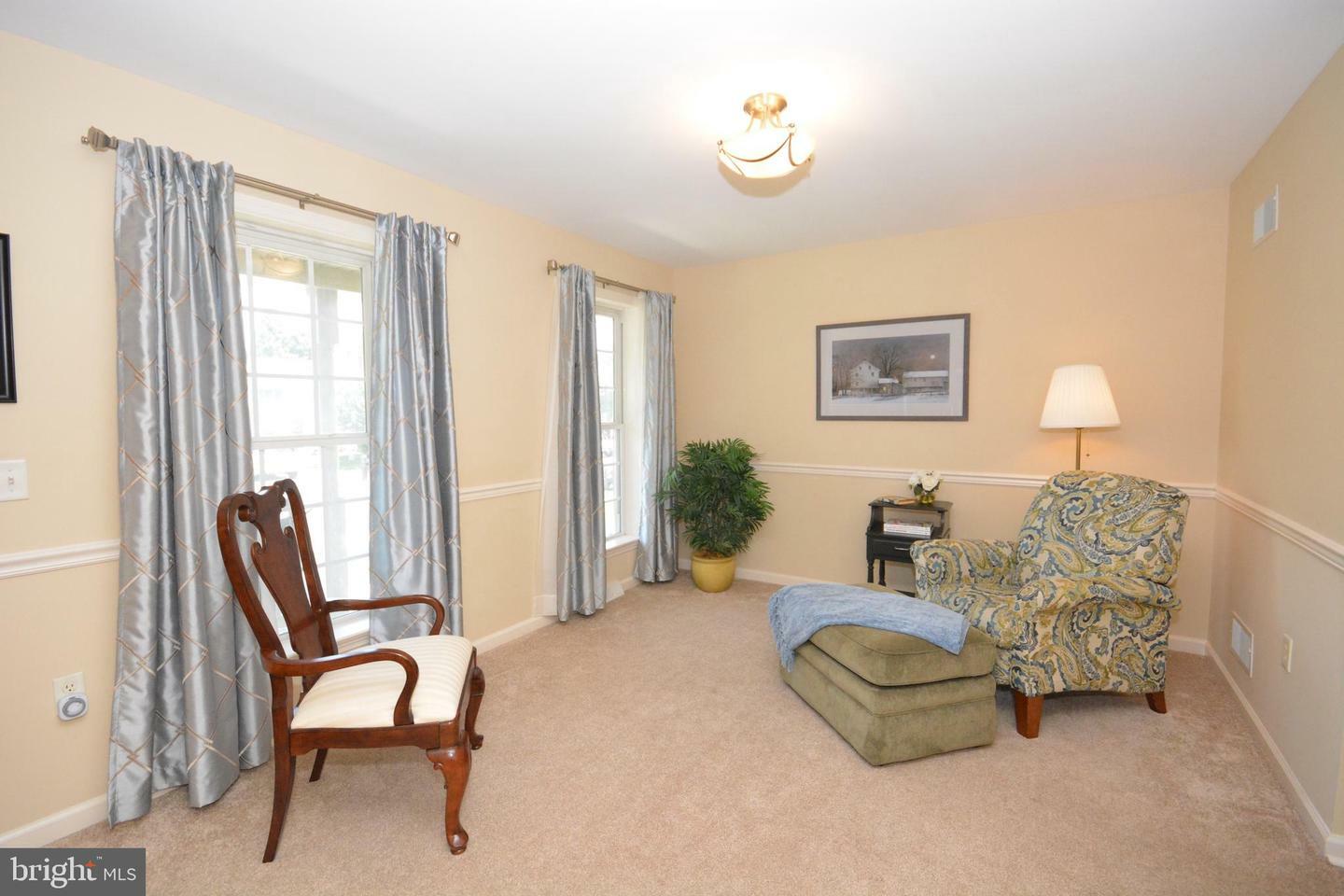 Property Photo:  321 Coventry Lane  PA 17543 