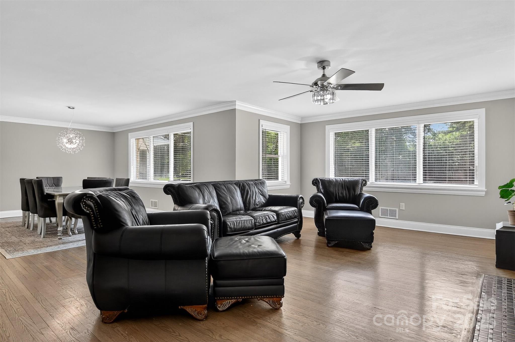 Property Photo: 3127 N Center Street NC 28601