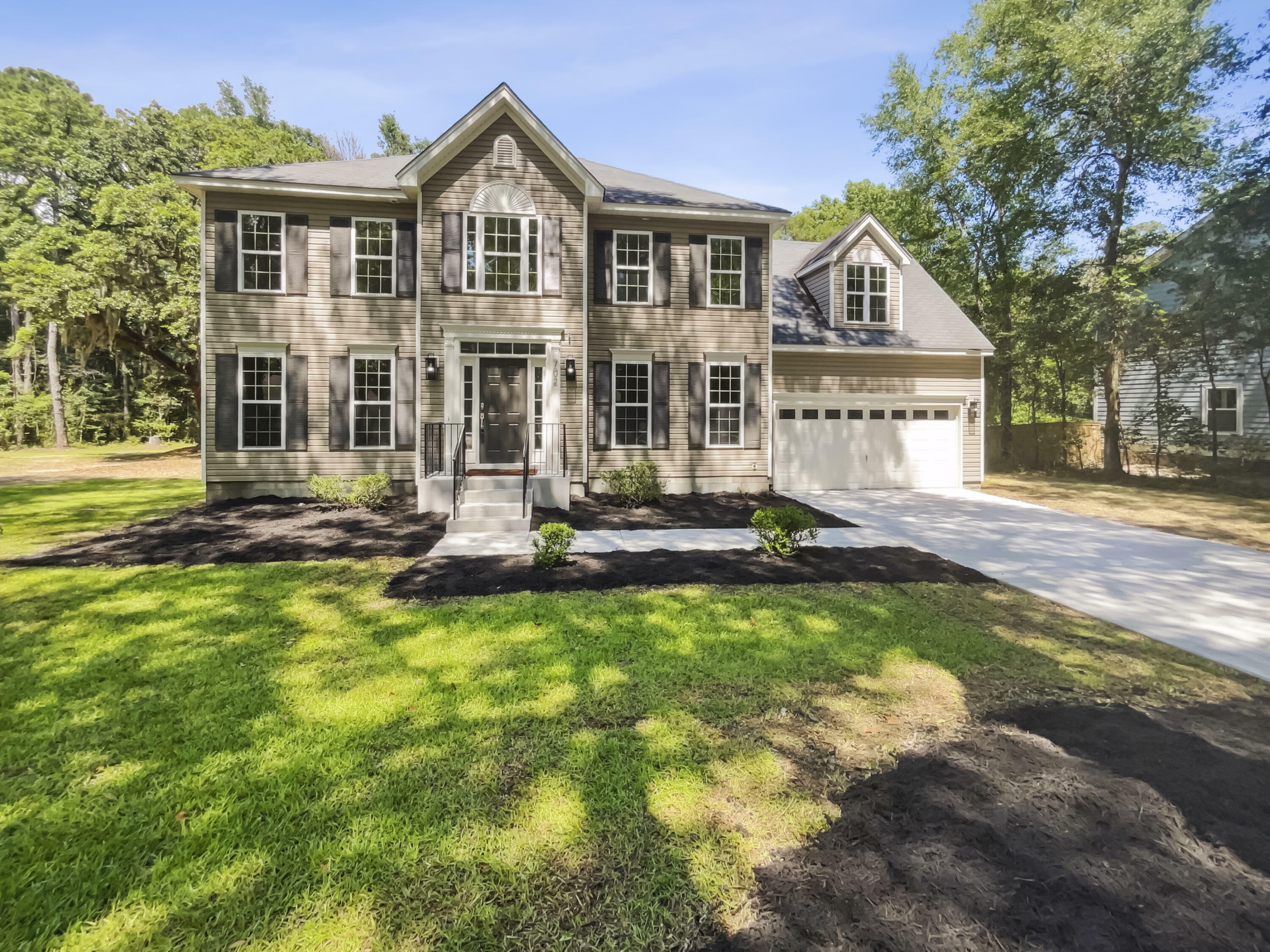 Property Photo:  702 Spark Street  SC 29464 