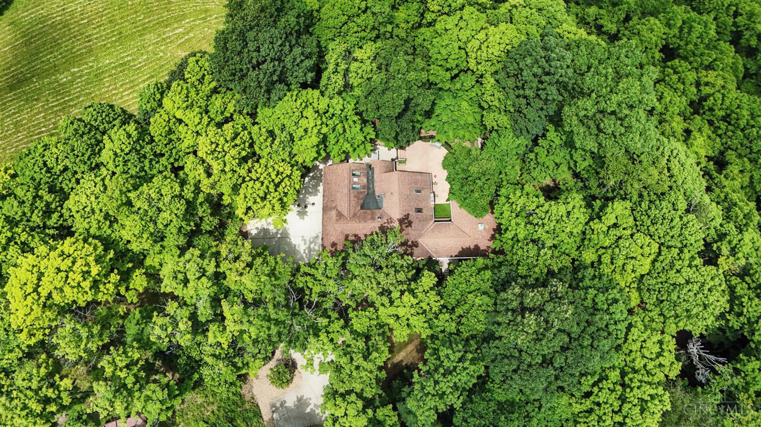 Property Photo: 6125 Squirrelwoods Lane OH 45247