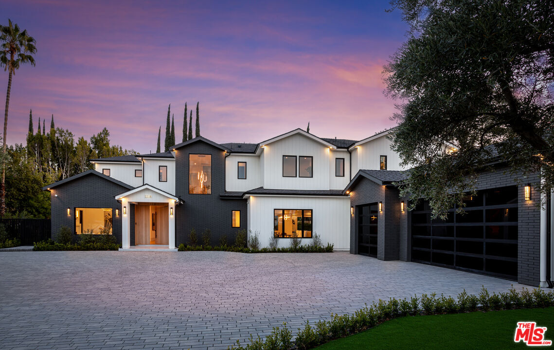 Property Photo: 17228 Otsego St CA 91316