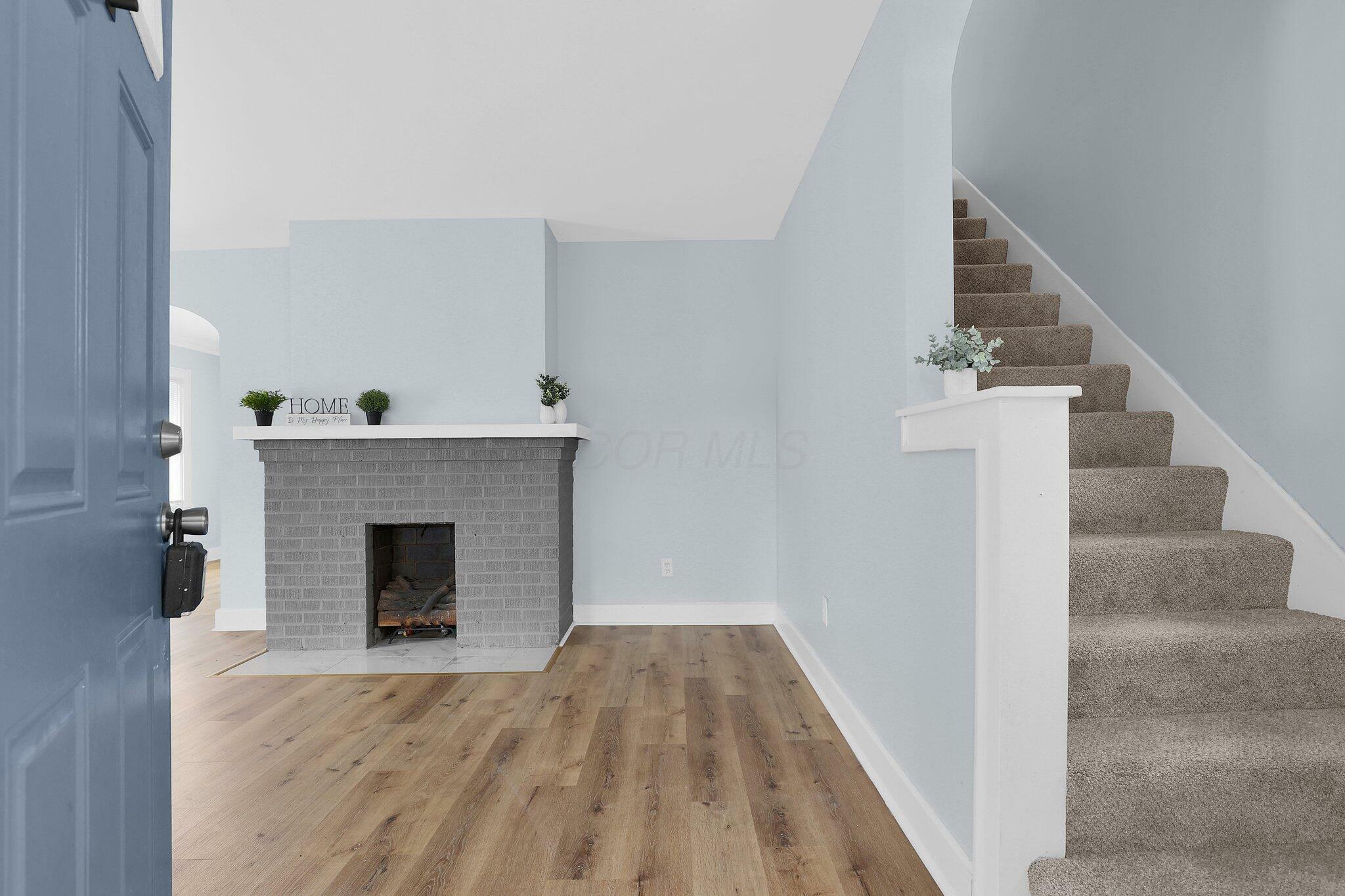 Property Photo: 804 W Market Street OH 43105