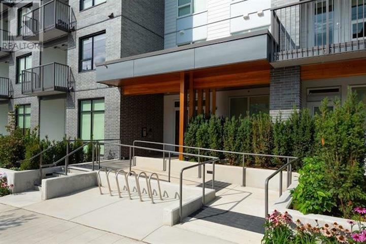 Property Photo: 645 Como Lake Avenue 301 BC V3J 0N9
