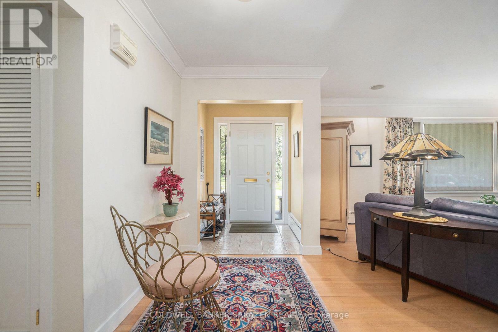 Property Photo:  2009 Killarney Drive  ON K2A 1P9 