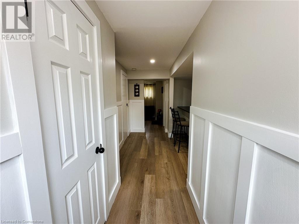 Property Photo:  19 Elm Ridge Drive Lower  ON N2N 1G4 