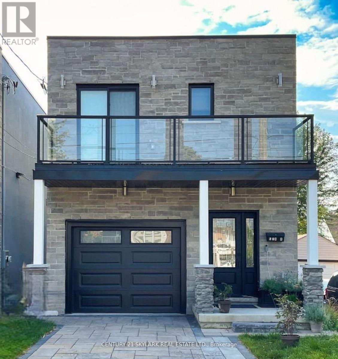 Property Photo: 574 B Pharmacy Ave Avenue ON M1L 3G9