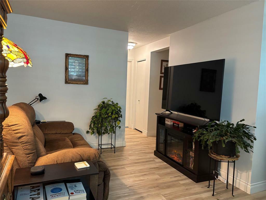 Property Photo: 101 Lakeview Avenue MB R0K 1G0