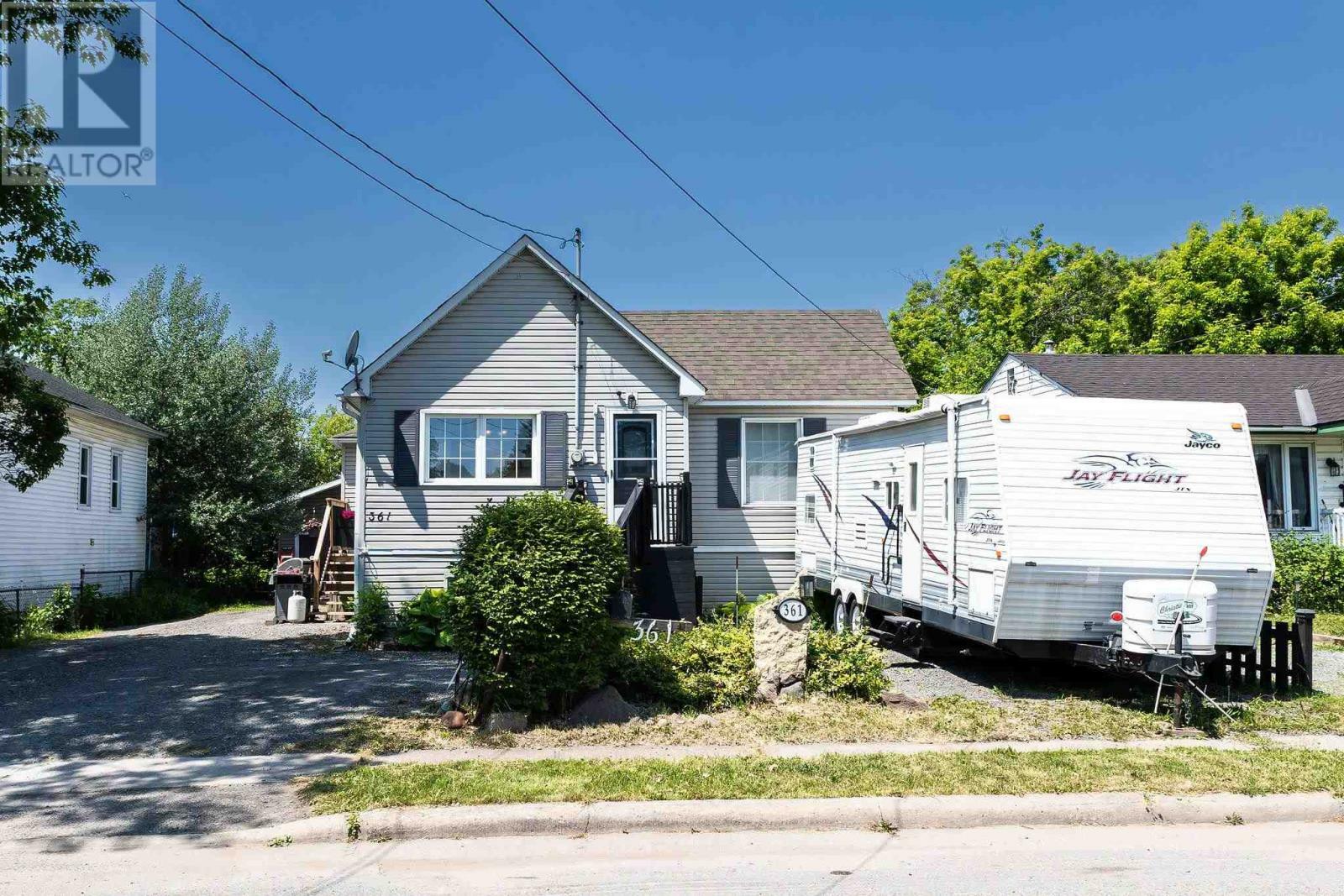 Photo de la propriété: 361 Fourth Ave ON P6C 4L9