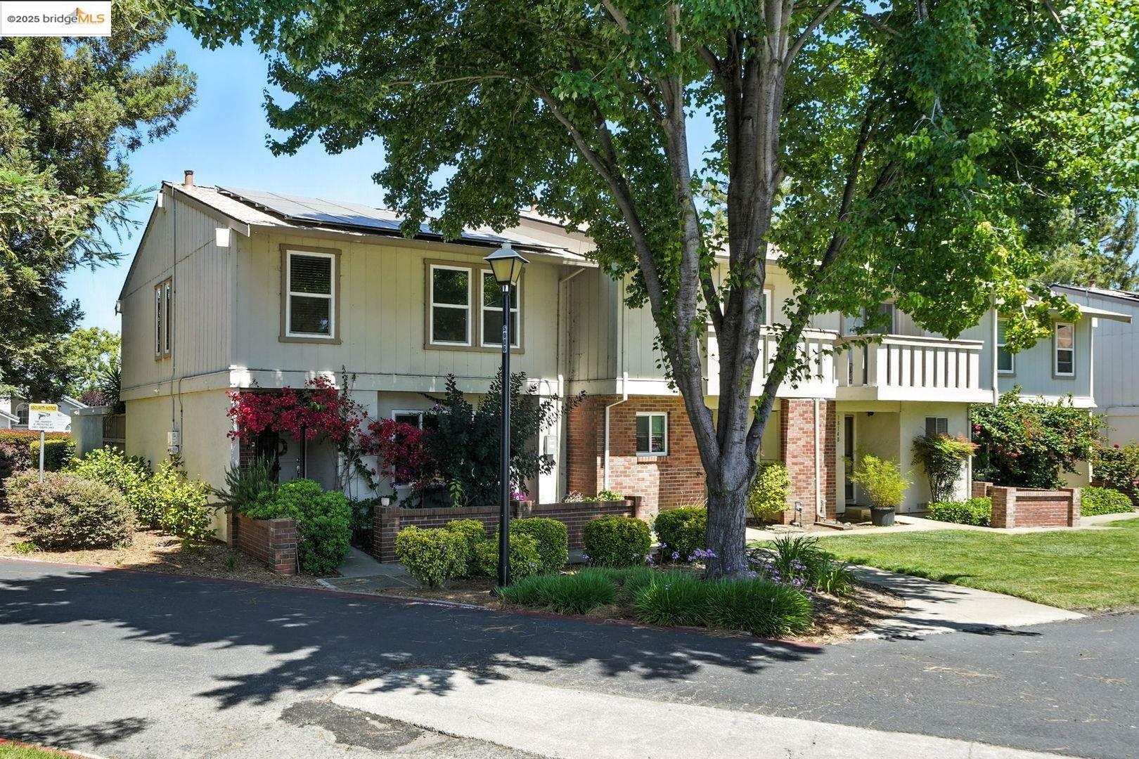 1814 Wildbrook Ct Apt D  Concord CA 94521 photo