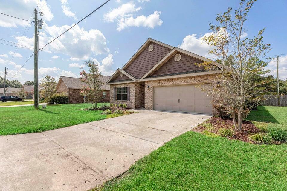 Property Photo: 3593 Autumn Woods Drive FL 32539