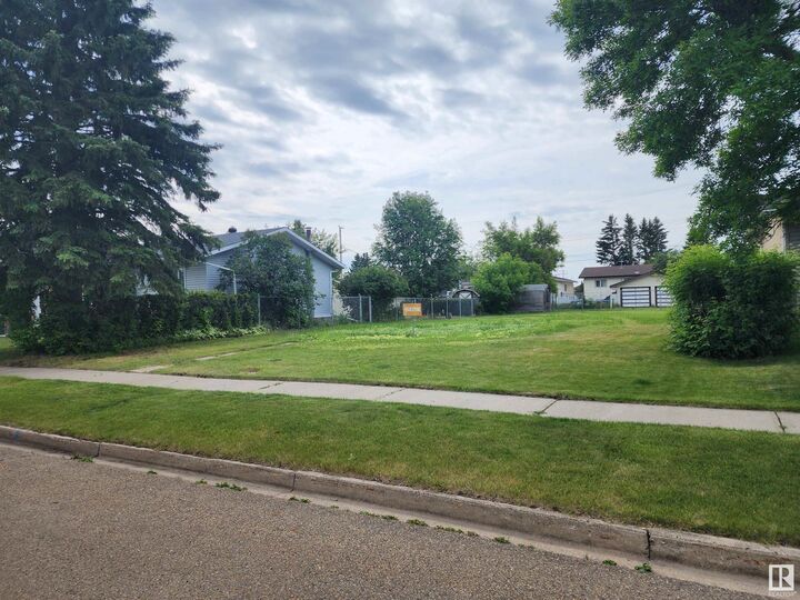 Property Photo:  4505 54 Avenue  AB T9A 0Y9 