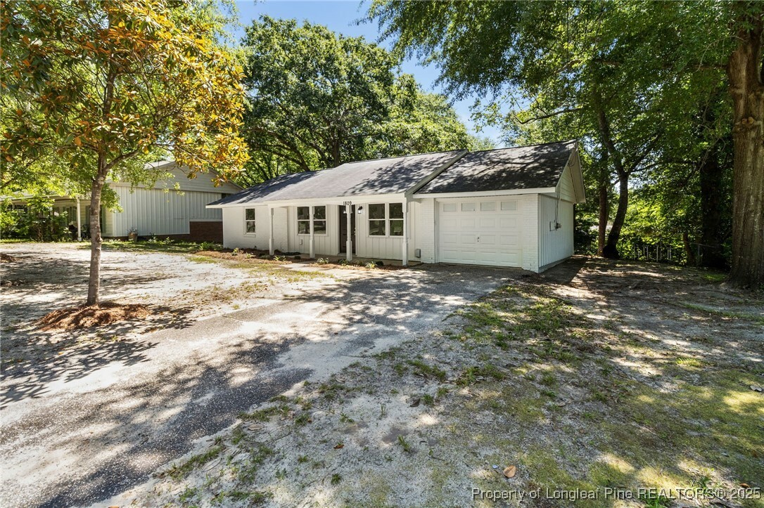 Property Photo: 1809 Wendover Drive NC 28304