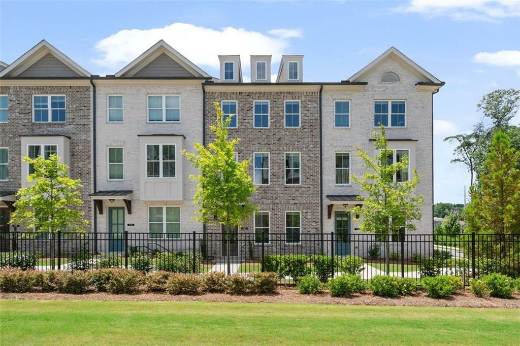 Property Photo:  102 Brackley Drive  GA 30040 