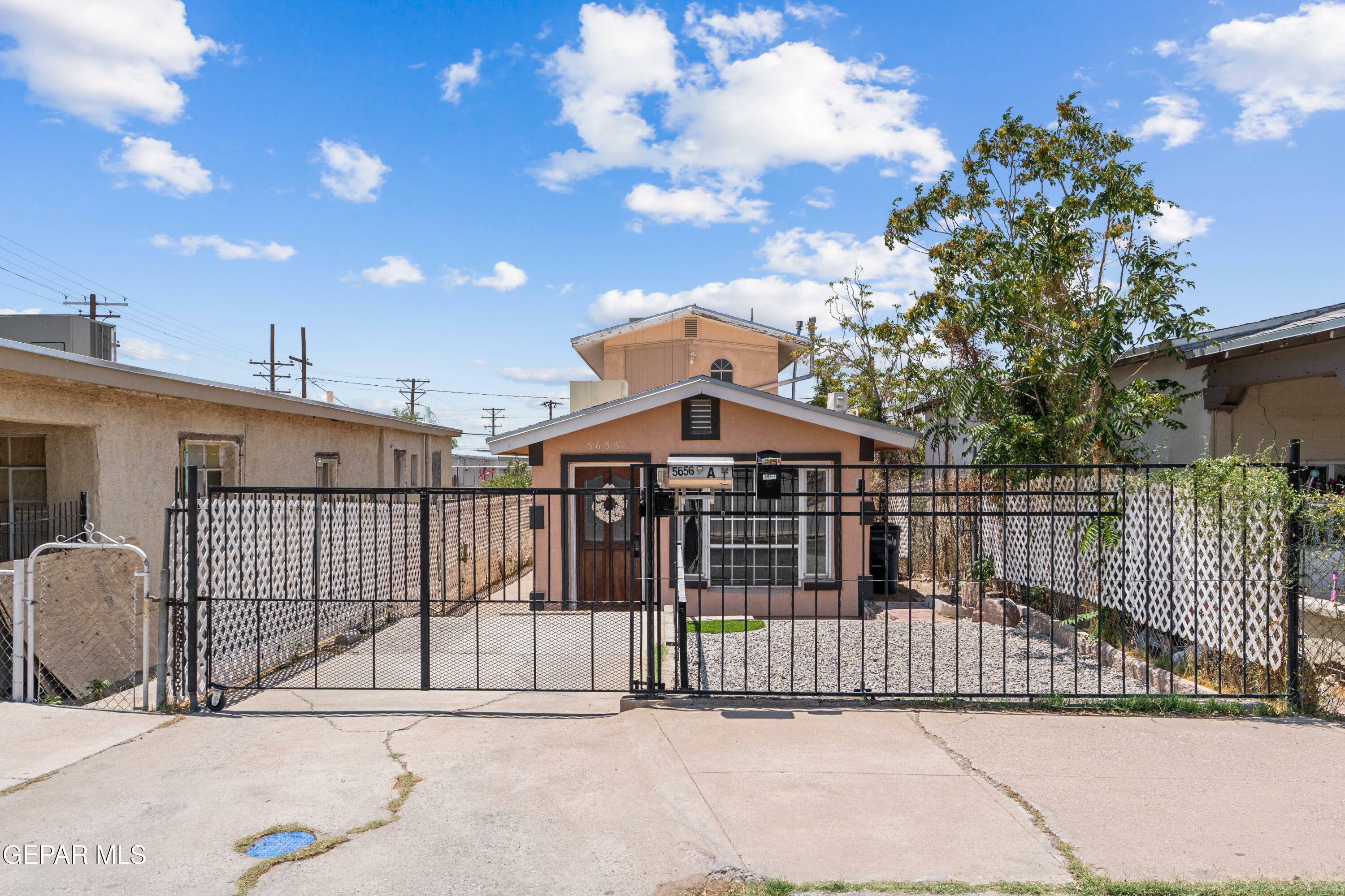 5656 Dailey Avenue  El Paso TX 79905 photo