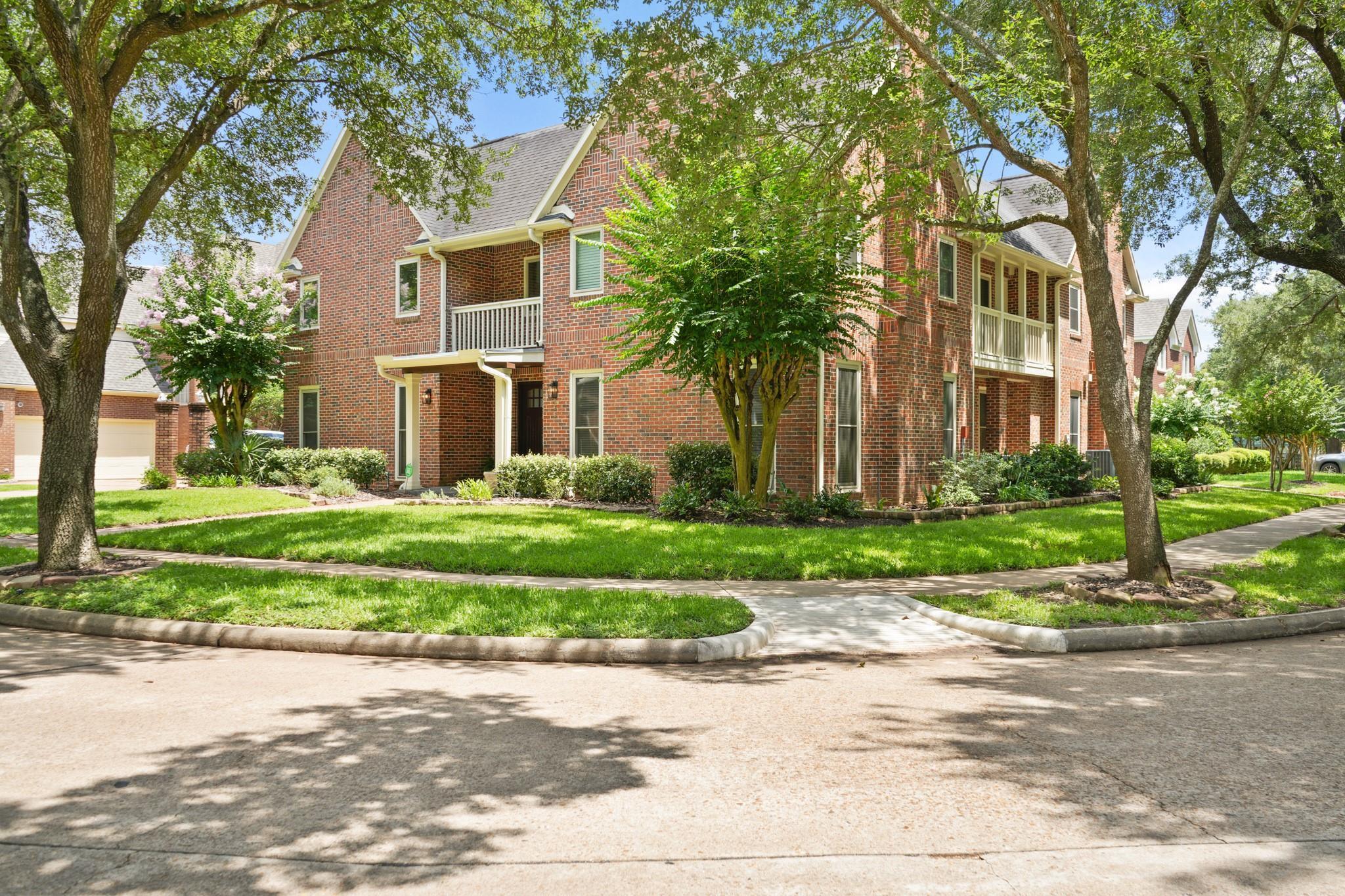 Property Photo: 169 N Hall Drive TX 77478