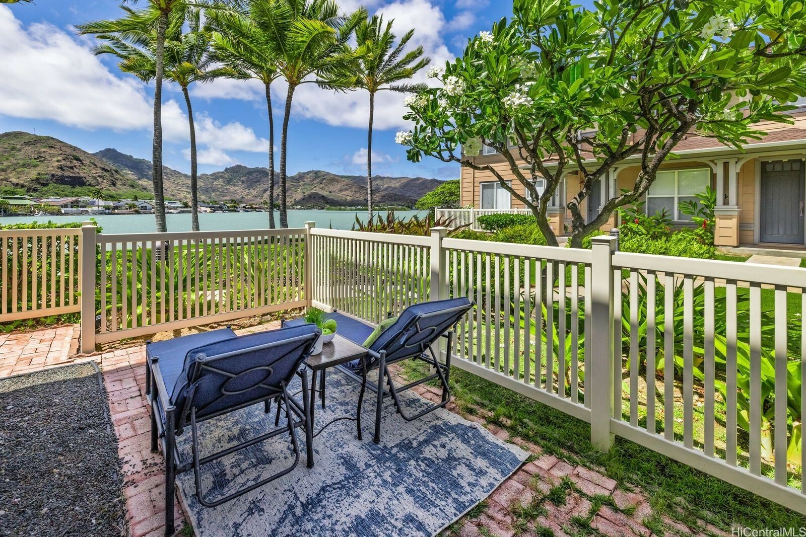 Property Photo: 580 Lunalilo Home Road B3402 HI 96825