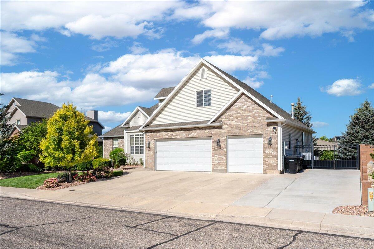 Property Photo: 622 S 2200 W UT 84720