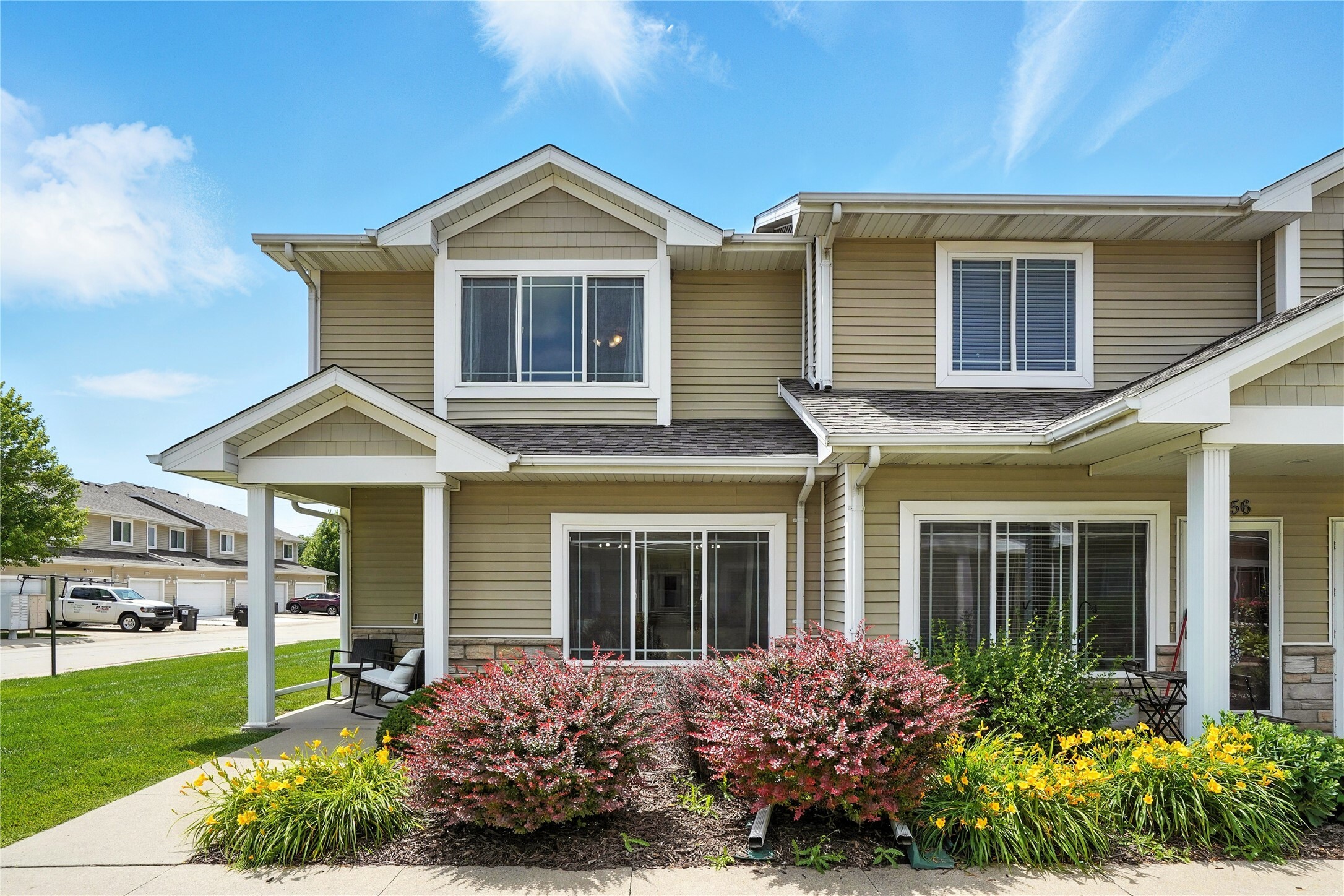 Property Photo: 1160 NE 8th Lane IA 50021