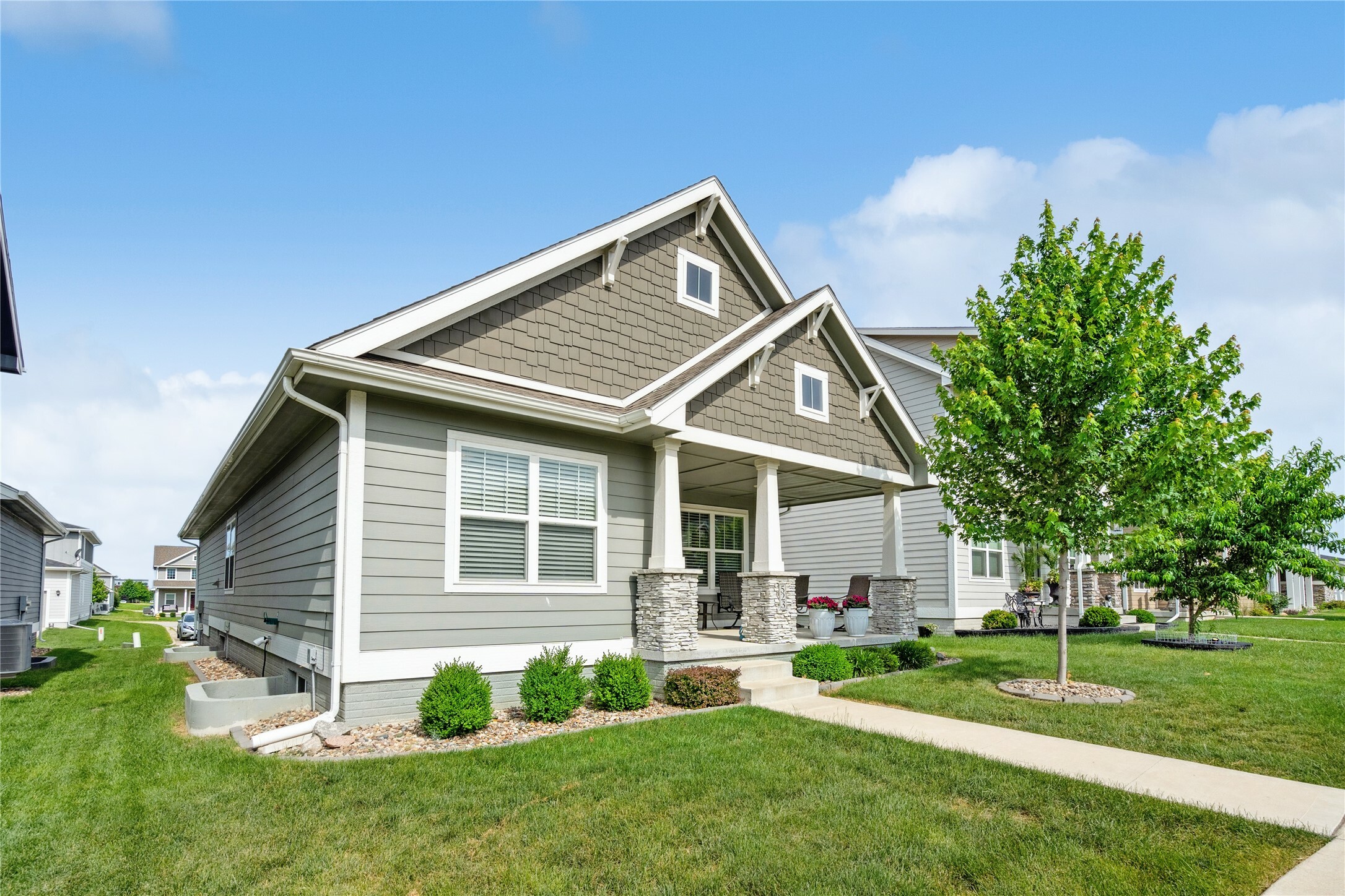 Property Photo: 523 S Bluestone Way IA 50266