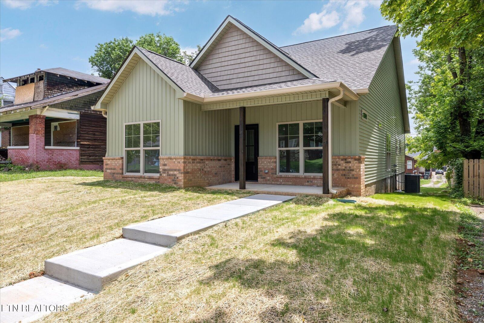 Property Photo:  2724 E 5th Ave  TN 37914 