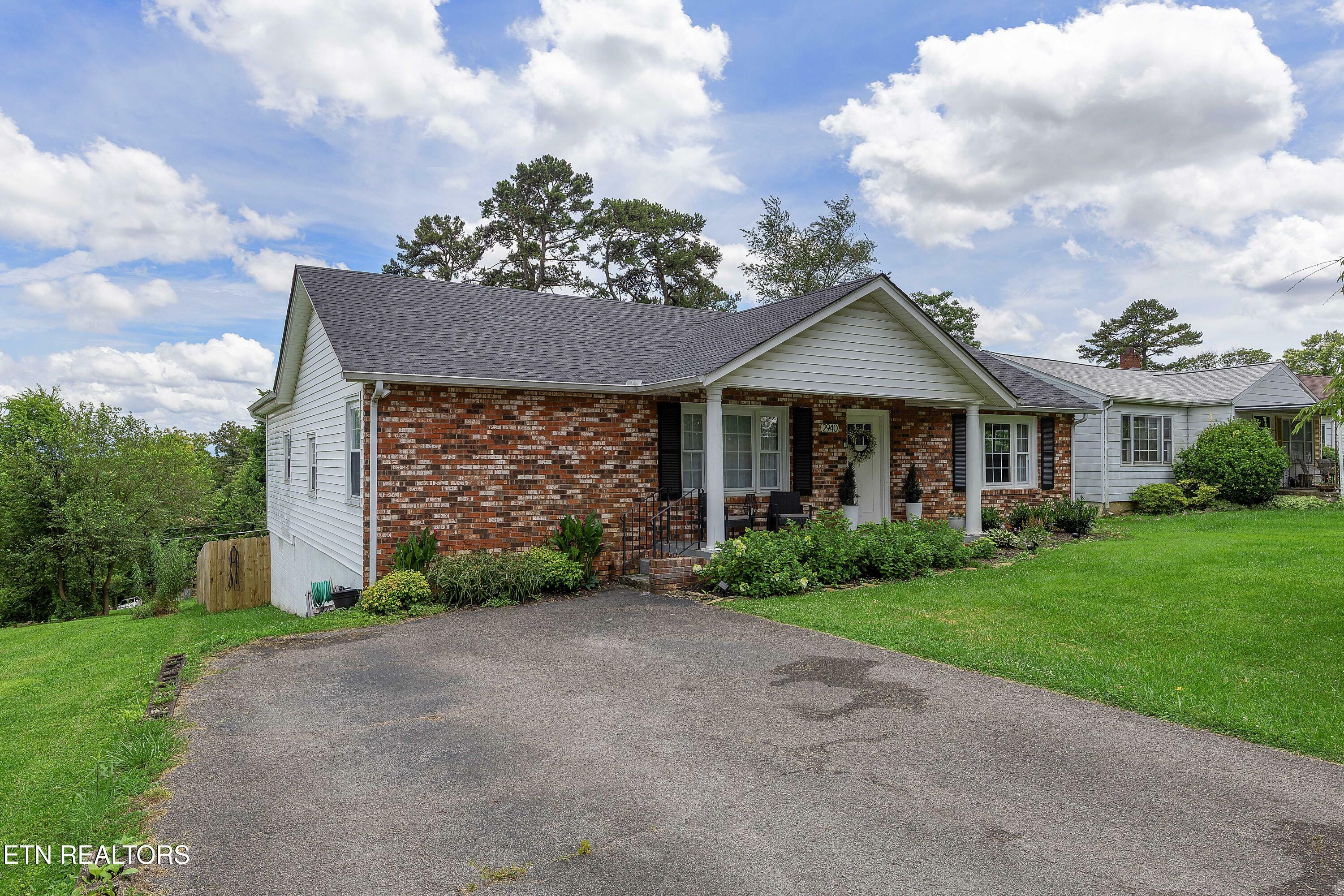 Property Photo: 2940 Gaston Ave TN 37917