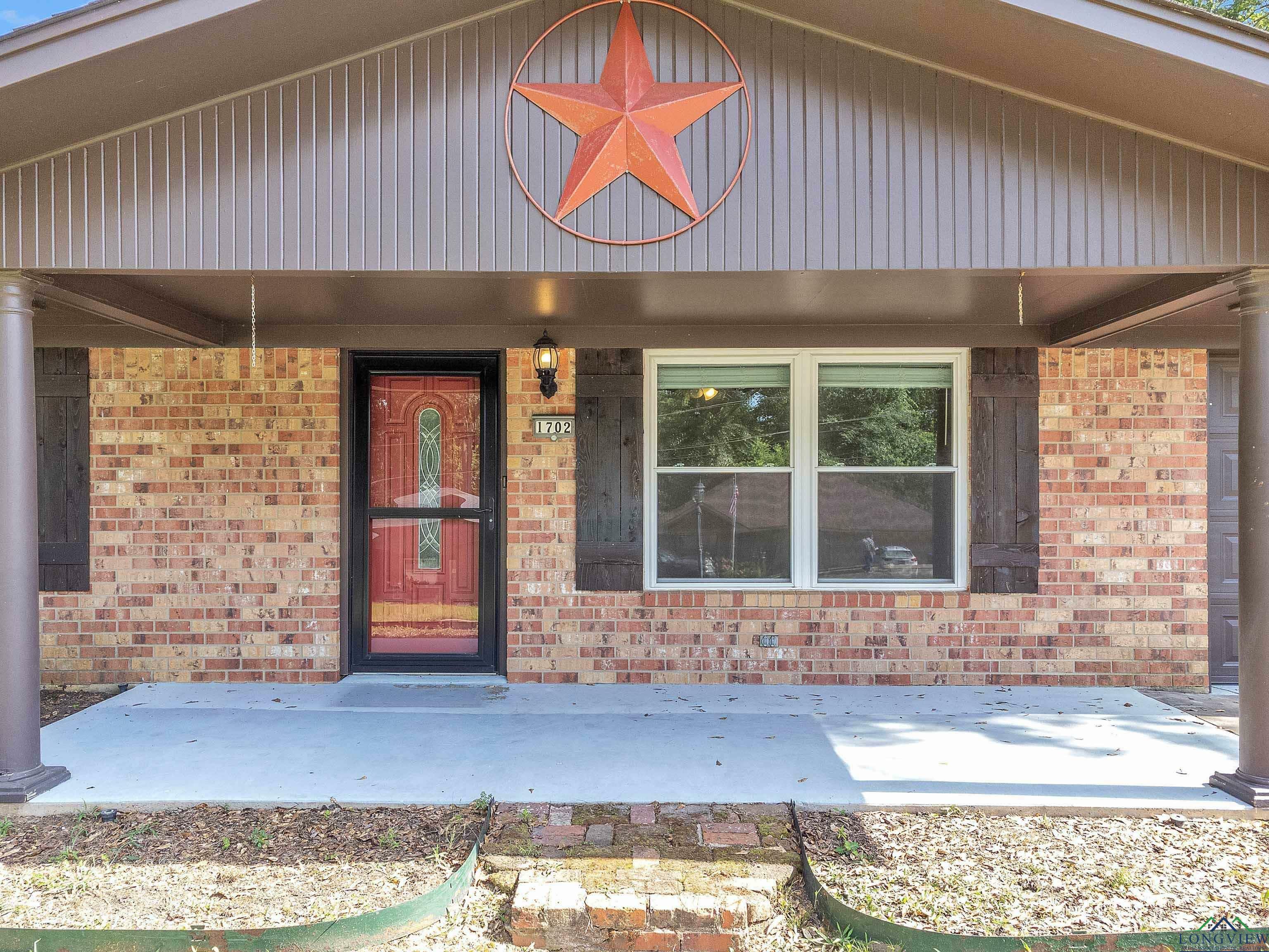 Property Photo: 1702 Eastwood St. TX 75604