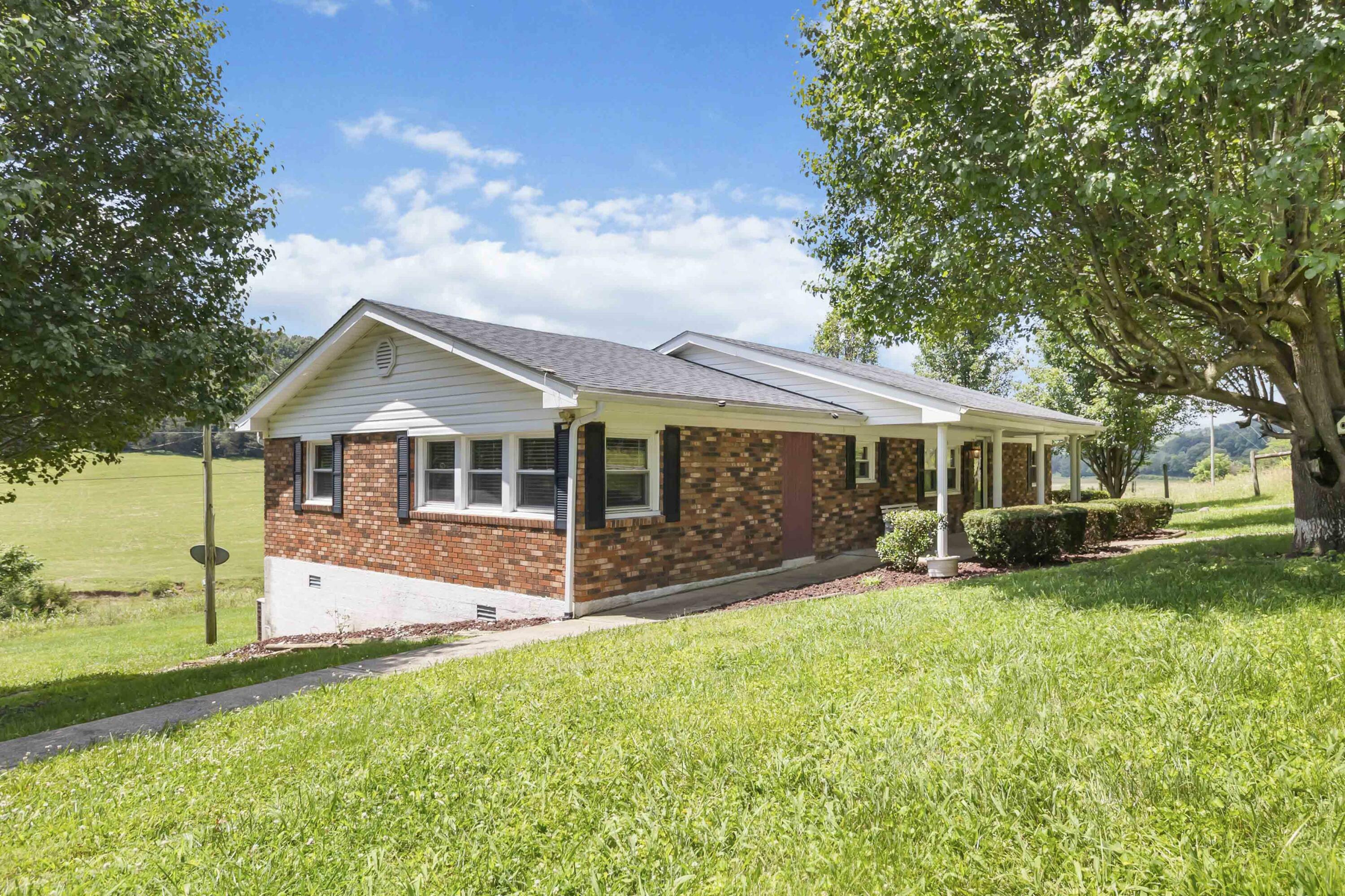 Property Photo: 1751 Piney Grove Road KY 42501