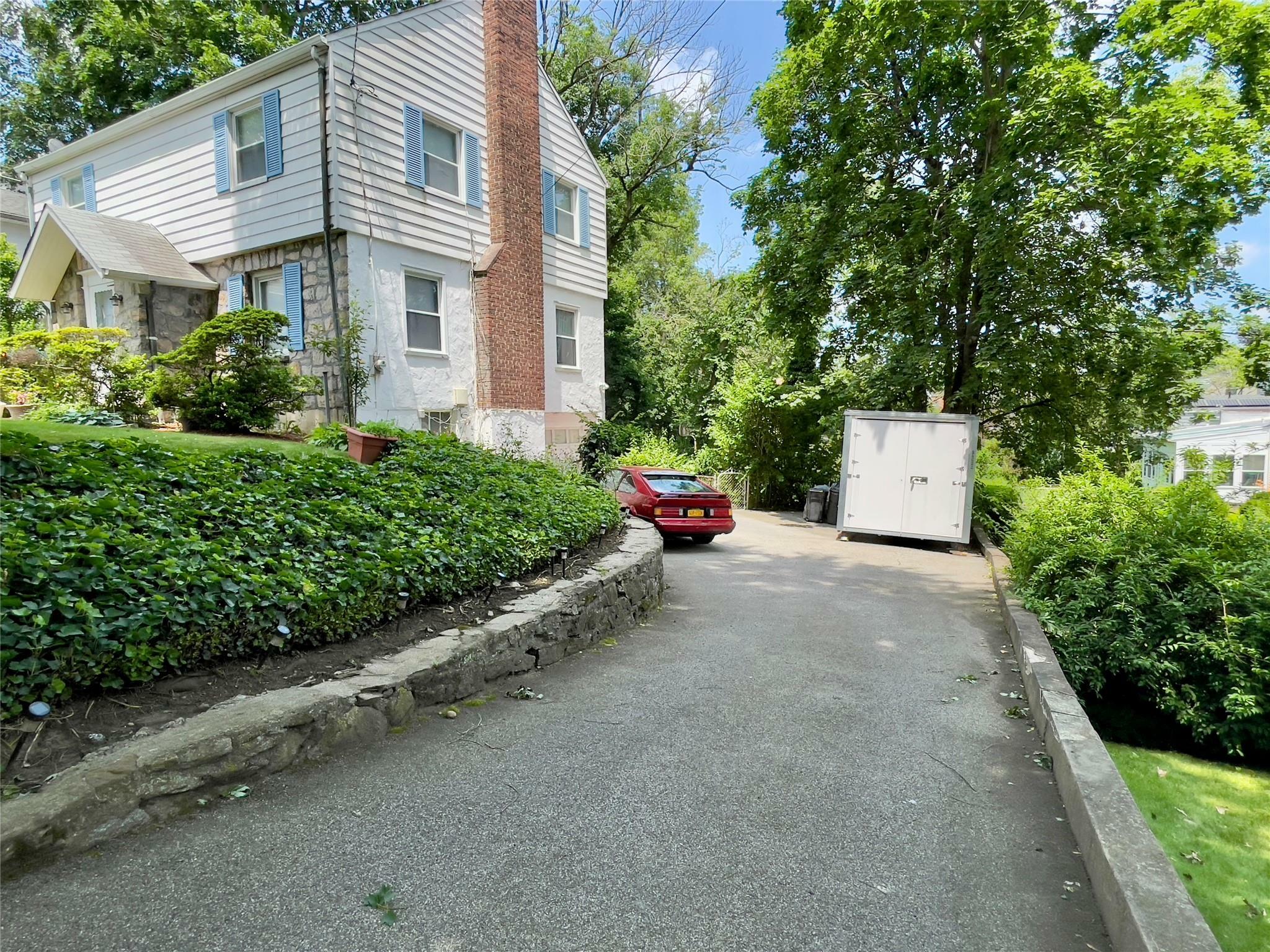 Property Photo:  11 Crest Avenue  NY 10550 