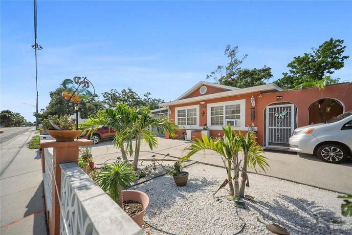 Property Photo:  3957 Proctor Road  FL 34233 