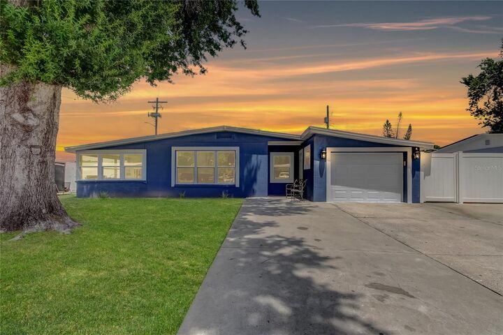 4727 Town N Country Boulevard  Tampa FL 33615 photo