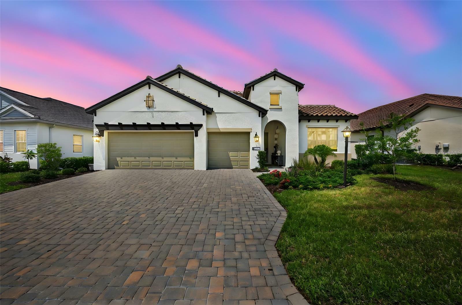 Property Photo: 13513 Deep Blue Place FL 34211