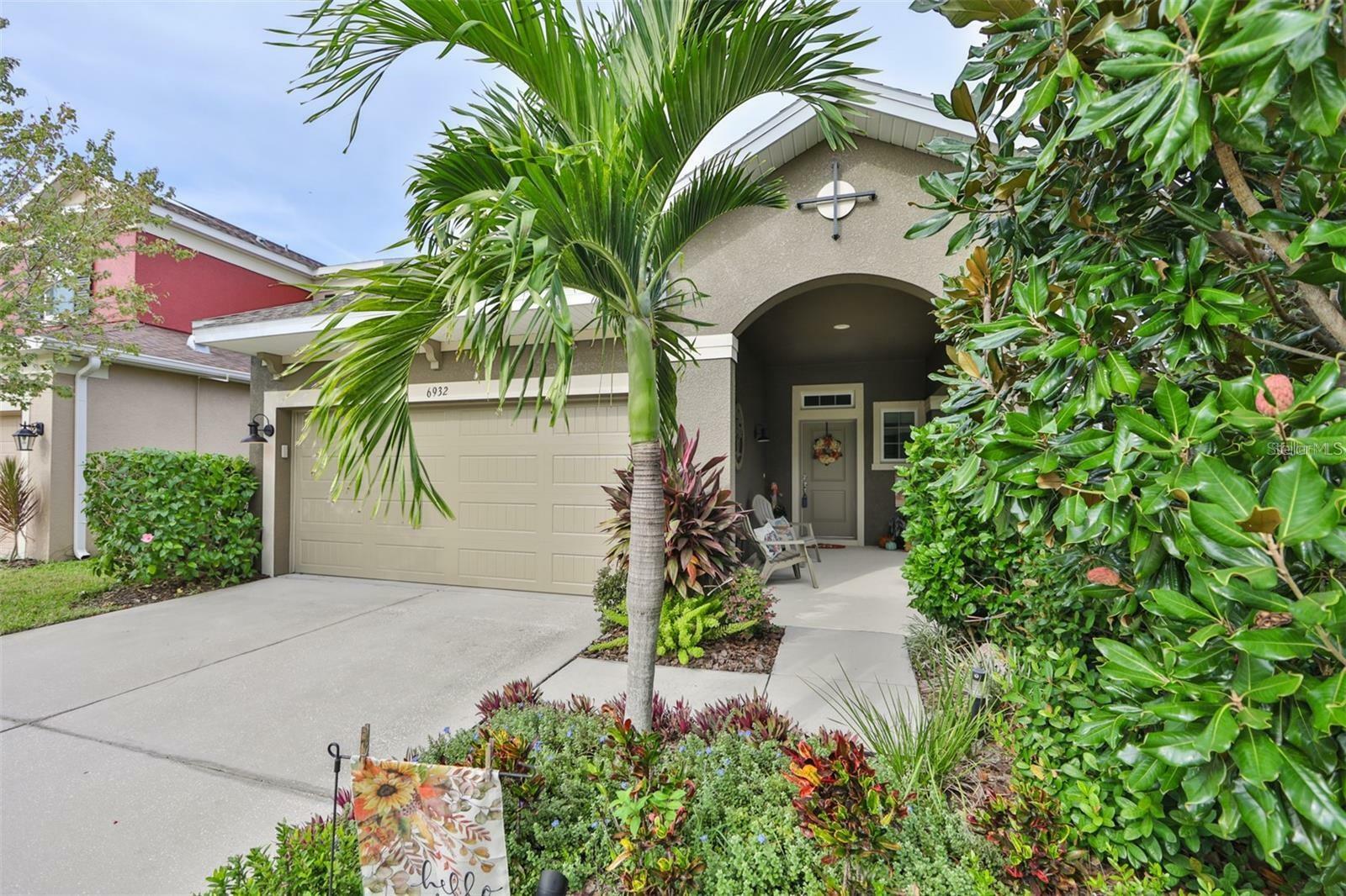 Property Photo:  6932 Old Benton Drive  FL 33572 
