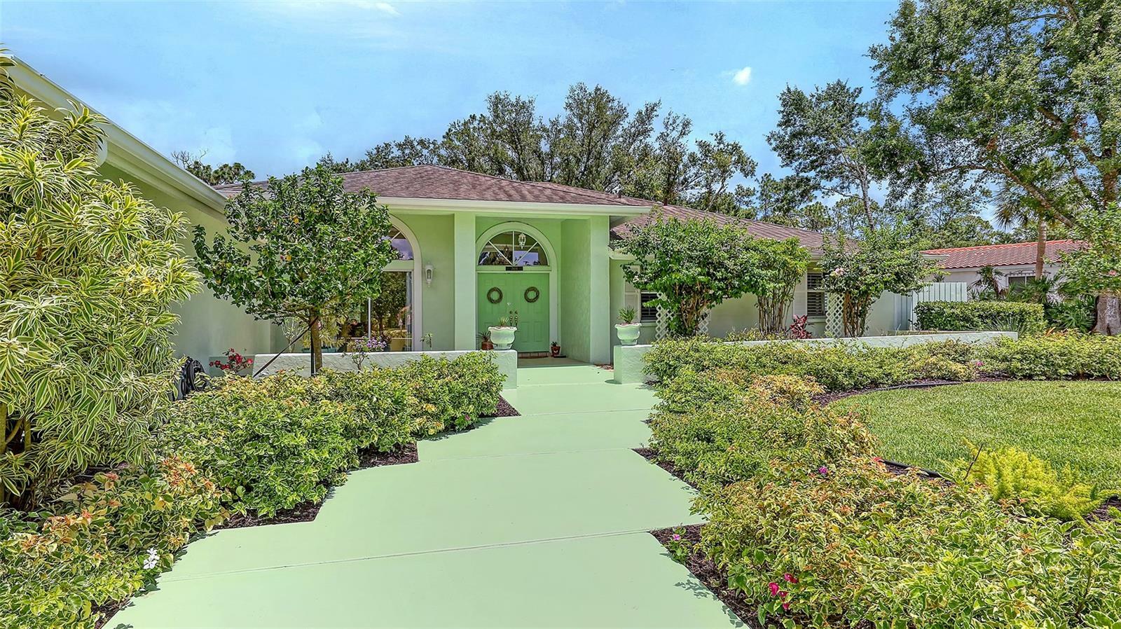 Property Photo: 7604 Weeping Willow Circle FL 34241