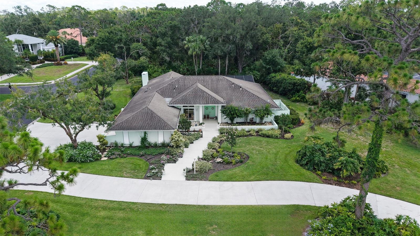 Property Photo: 7604 Weeping Willow Circle FL 34241