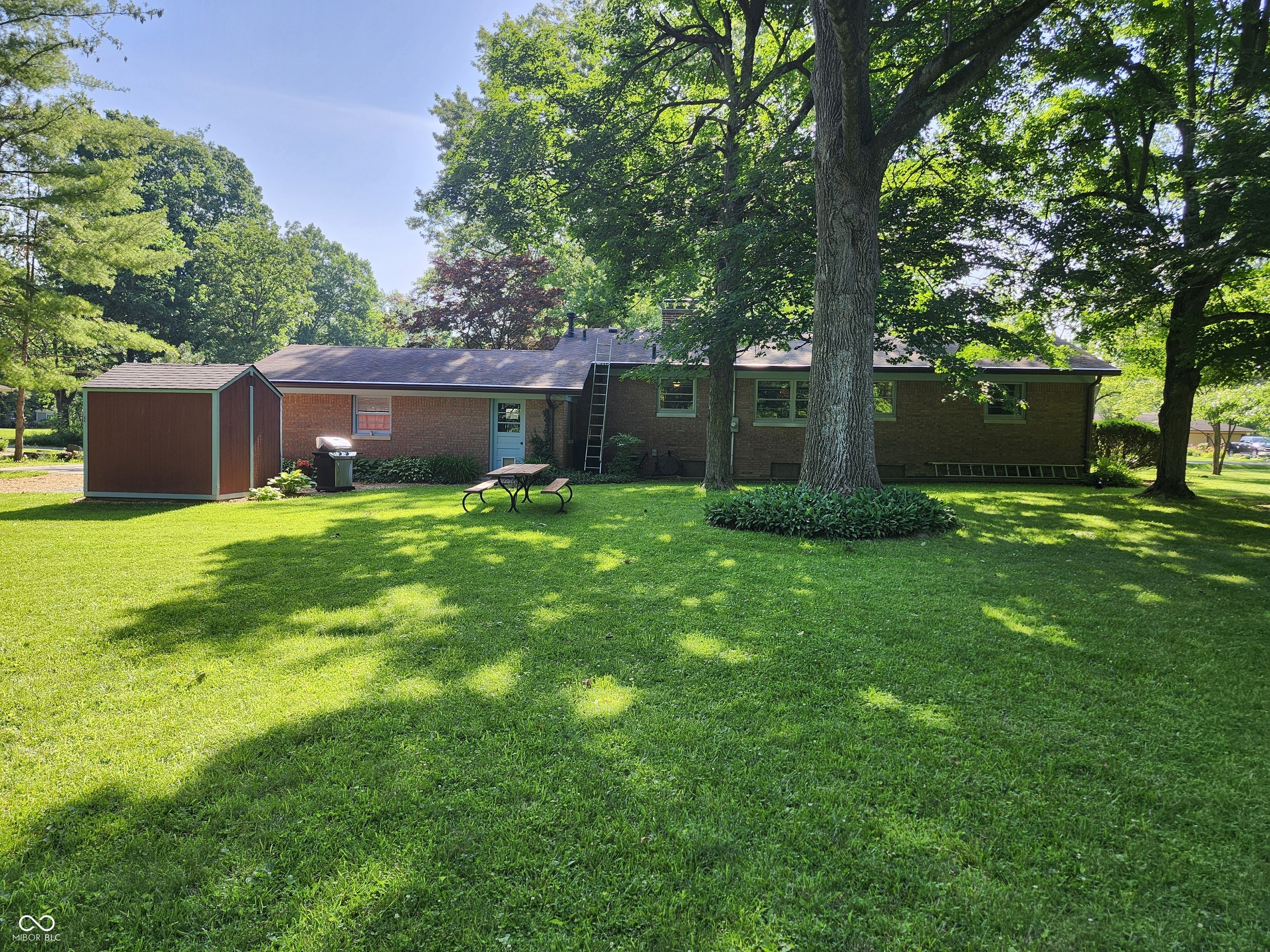 Property Photo: 2808 Woodside Drive IN 46168