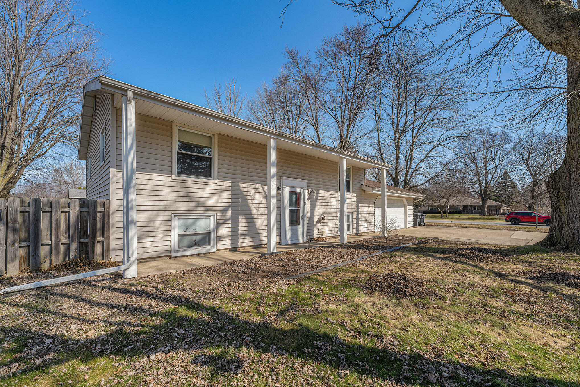 Property Photo: 1315 W Glenlord Rd Road MI 49085
