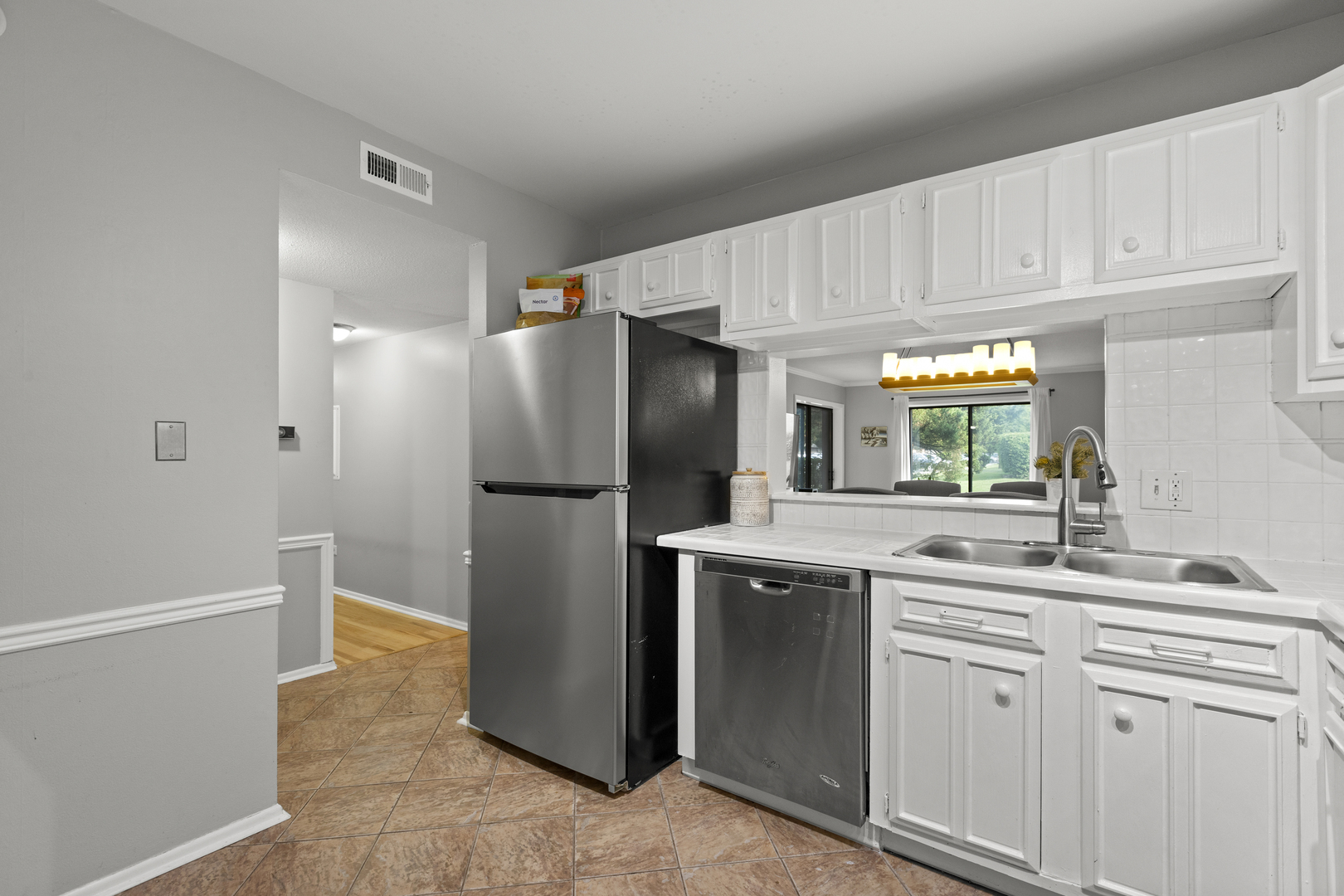 Property Photo: 1255 N Sterling Avenue 106 IL 60067
