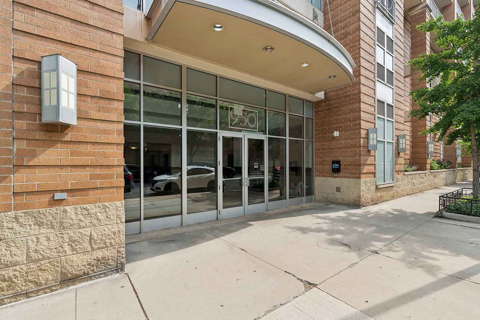 Property Photo: 950 W Monroe Street 703 IL 60607