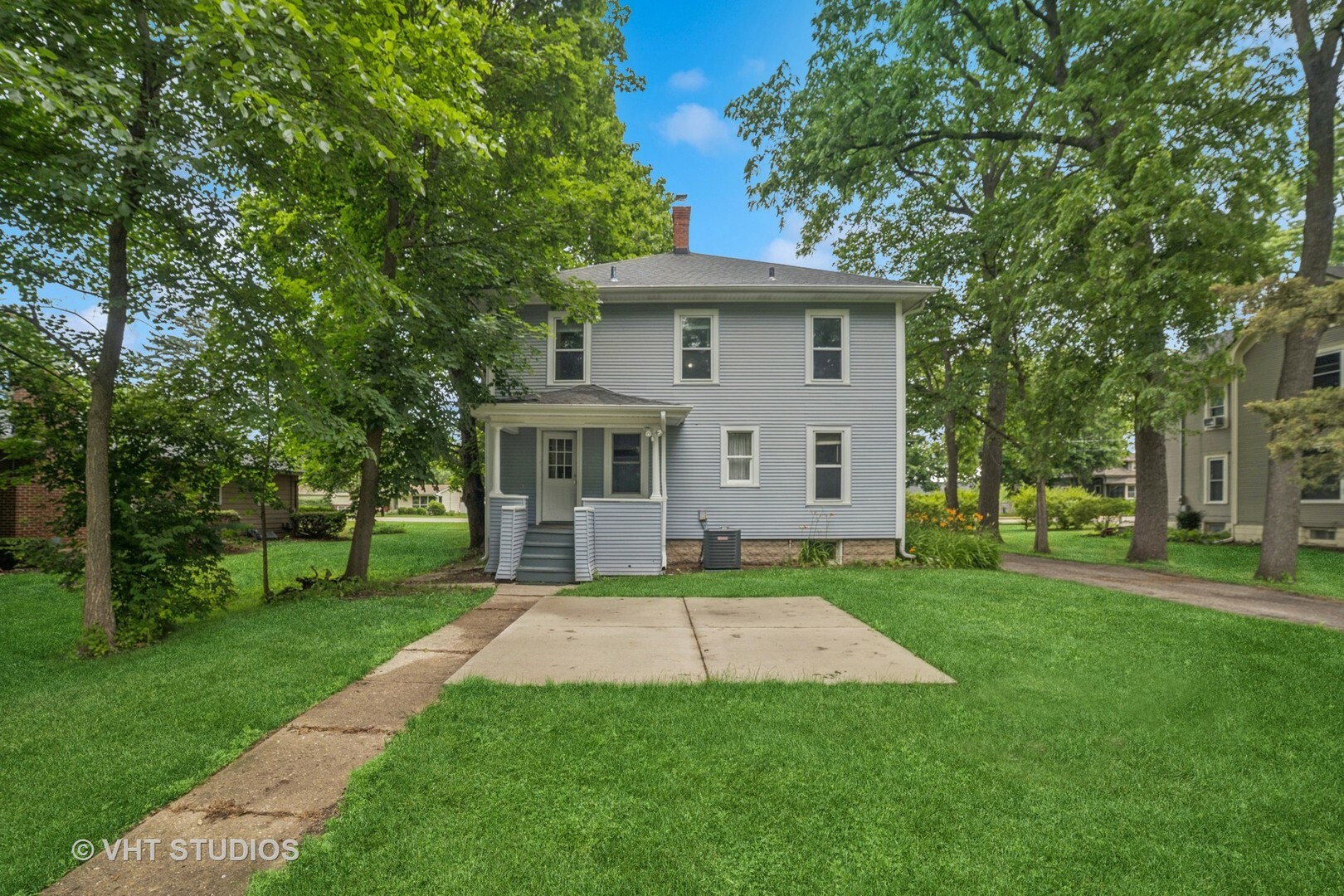 Property Photo: 2S234 Harter Road IL 60119
