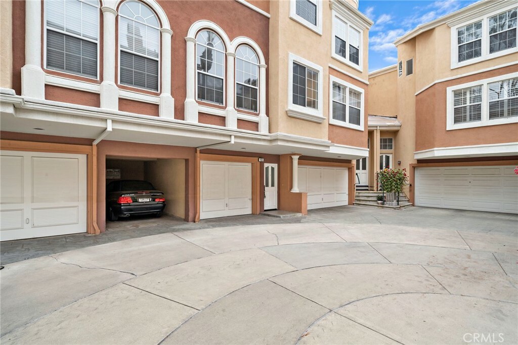 Property Photo: 18 Crivelli Aisle CA 92606