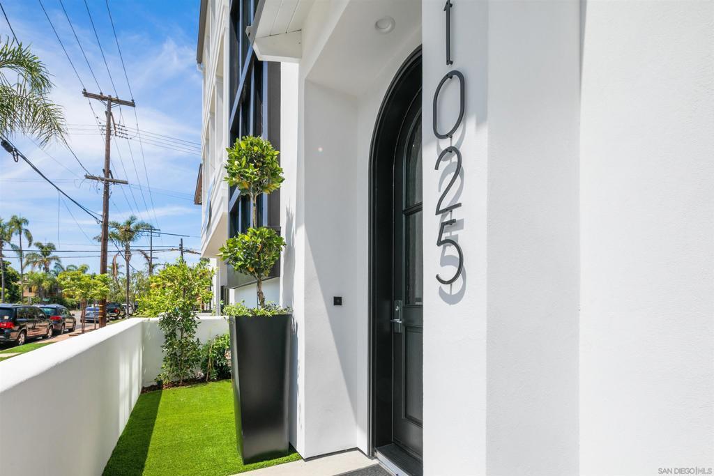 Property Photo: 1025 5th St CA 92118