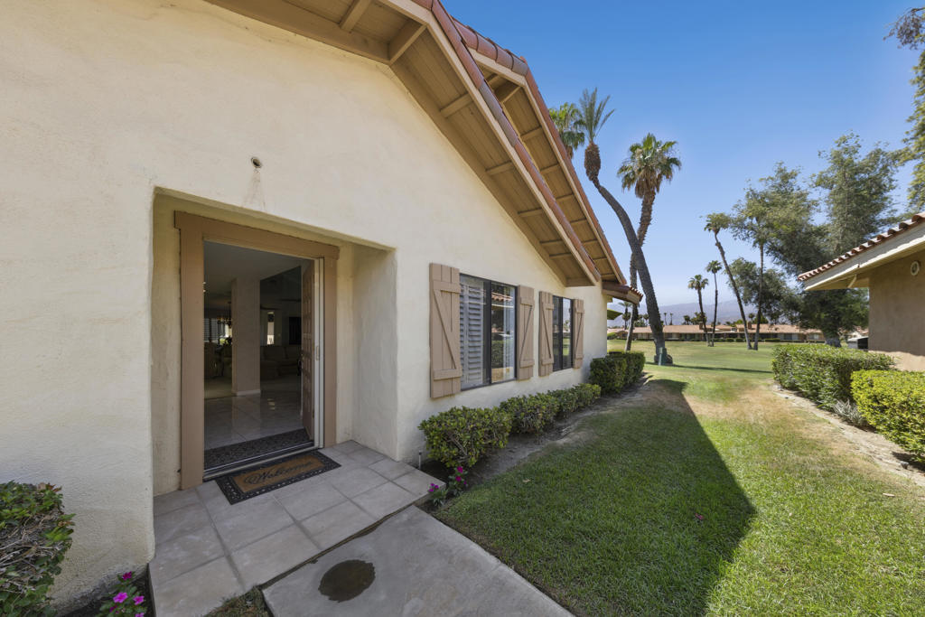 Property Photo:  417 N Sierra Madre  CA 92260 