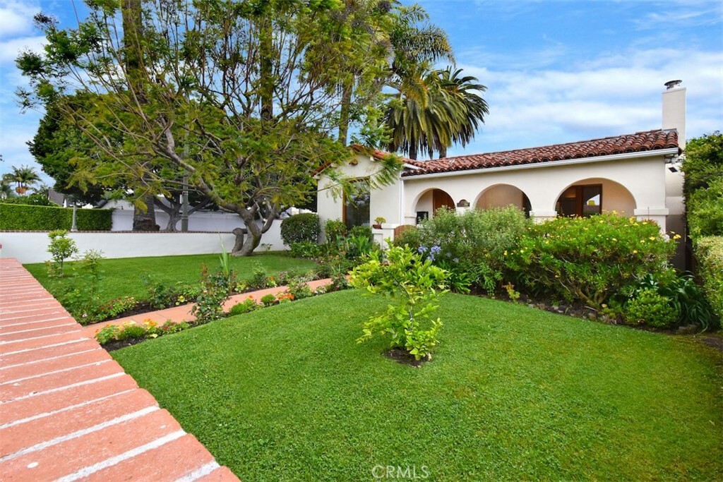 Property Photo: 2202 Kelton Avenue CA 90064