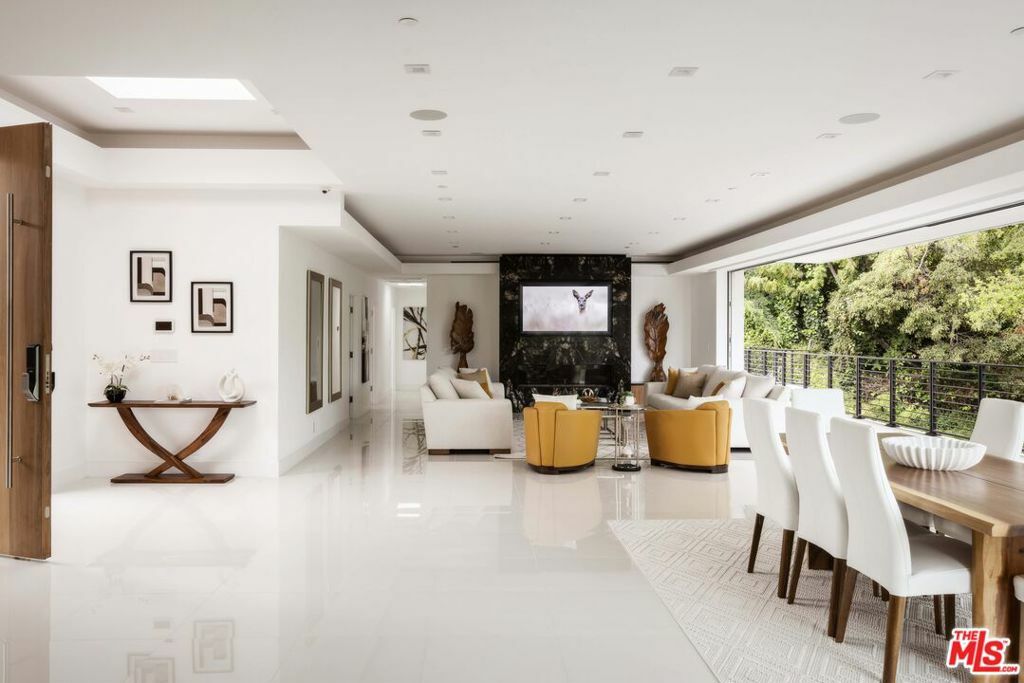 1124 Summit Drive  Beverly Hills CA 90210 photo